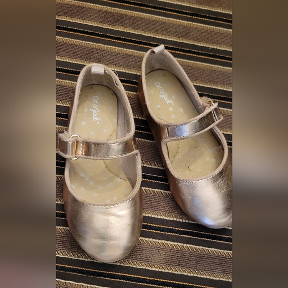 Cat & Jack kids dress shoes sz 9 gold - Picture 2 of 3